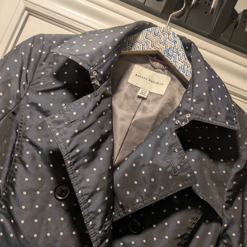 Banana Republic Polka Dot Trench Coat Blue White Belted Women’s M Rain Jacket - Picture 2 of 10